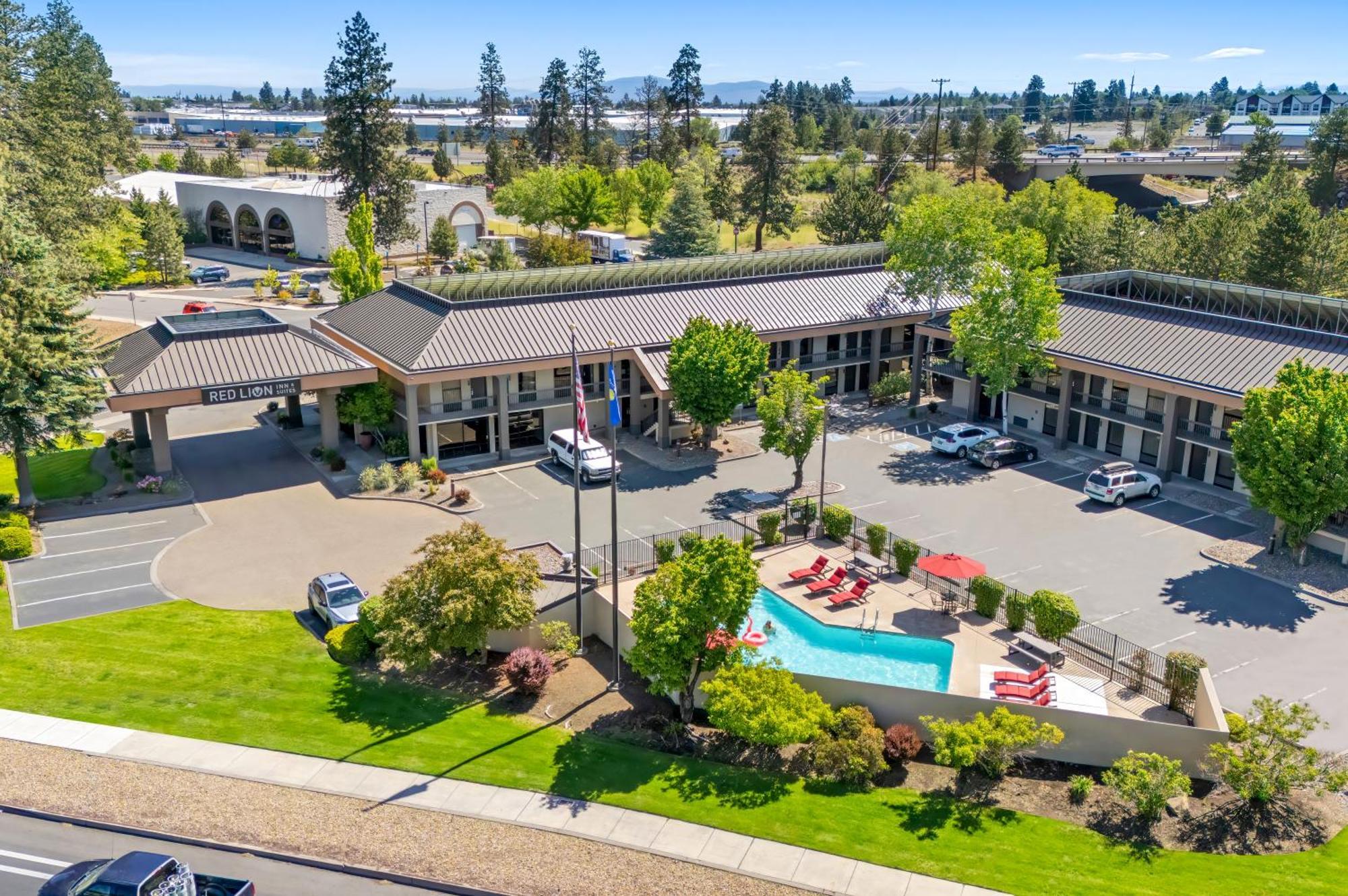 Red Lion Inn & Suites Deschutes River - Bend Zewnętrze zdjęcie