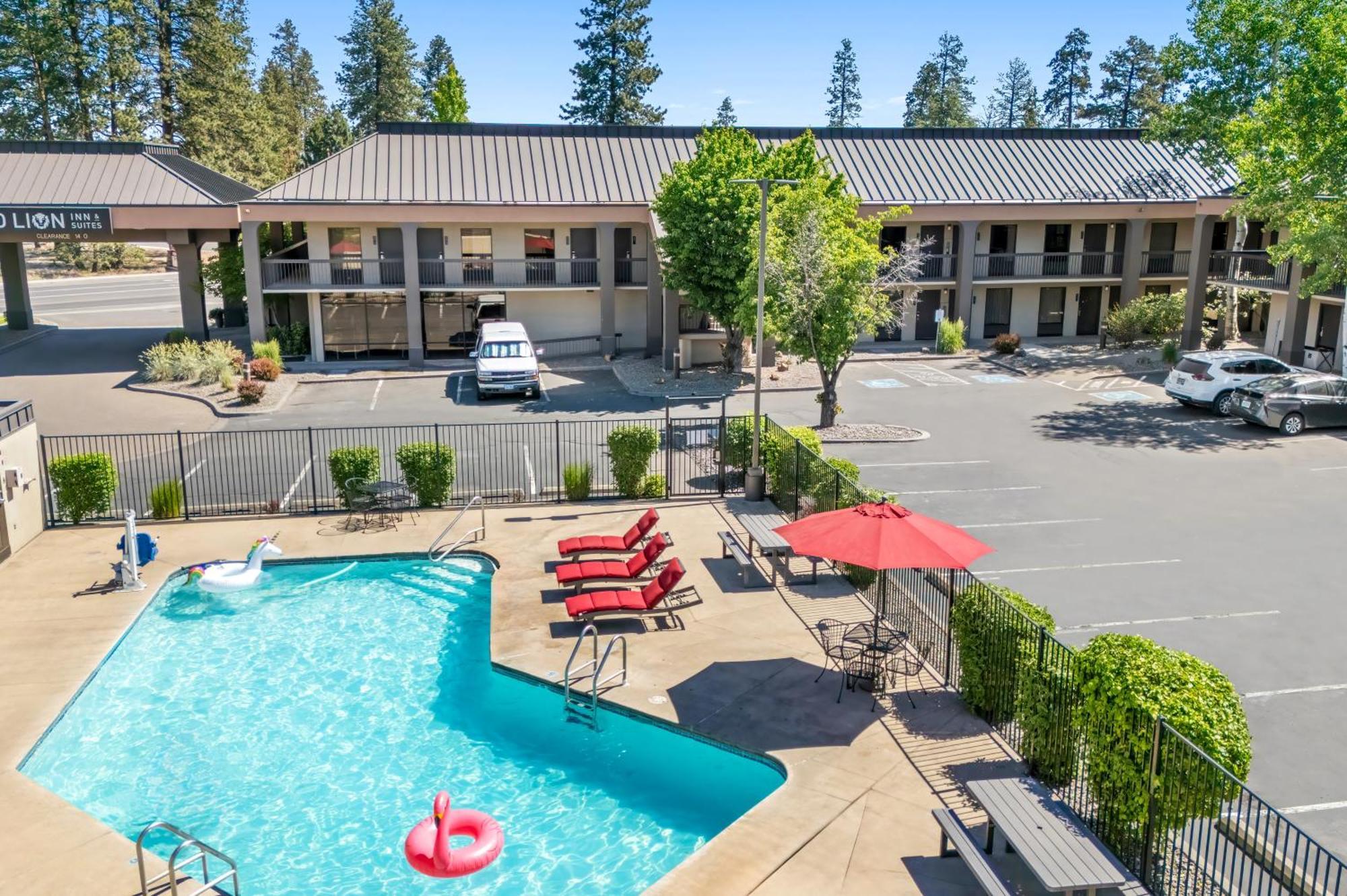 Red Lion Inn & Suites Deschutes River - Bend Zewnętrze zdjęcie