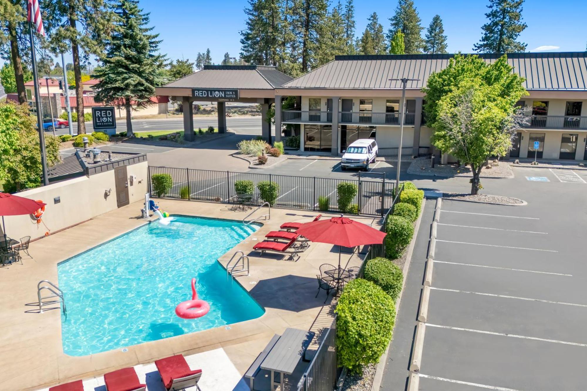 Red Lion Inn & Suites Deschutes River - Bend Zewnętrze zdjęcie